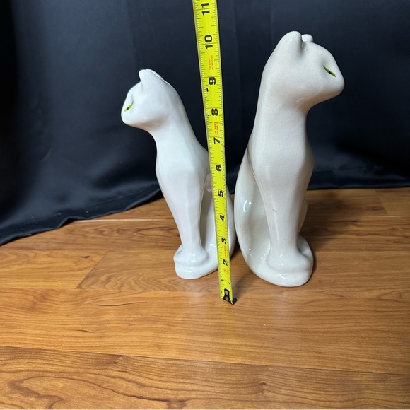 Vintage Mid Century White Ceramic Cat Figurines Green Eyes Pair Couple Statues - Picture 2 of 11